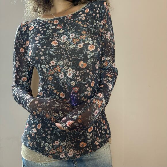 Vintage euro floral layered long sleeves (S/M) rom com - Picture 4 of 7